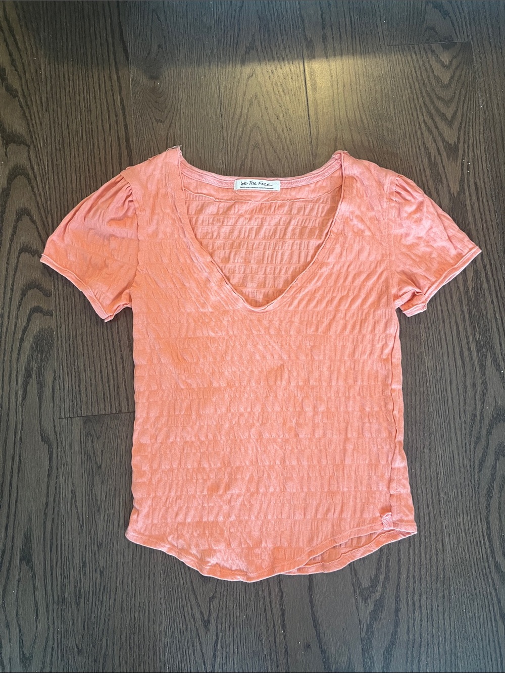We The Free Peach Crinkle V-Neck Short Sleeve Top - Picture 3 of 7